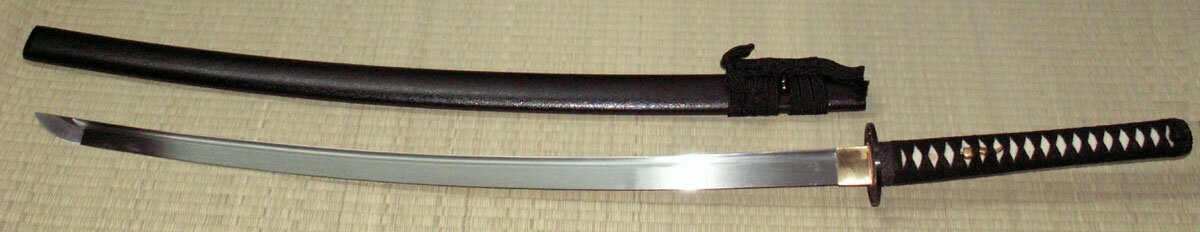 Dynasty Forge 31.5`` Musha 1060 O-Katana with Bo-Hi in Koi Theme