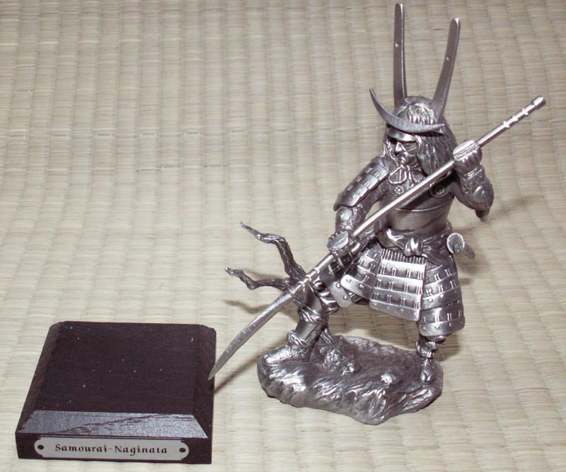 Figurka Samuraj z Naginatą - Les Etains Du Graal